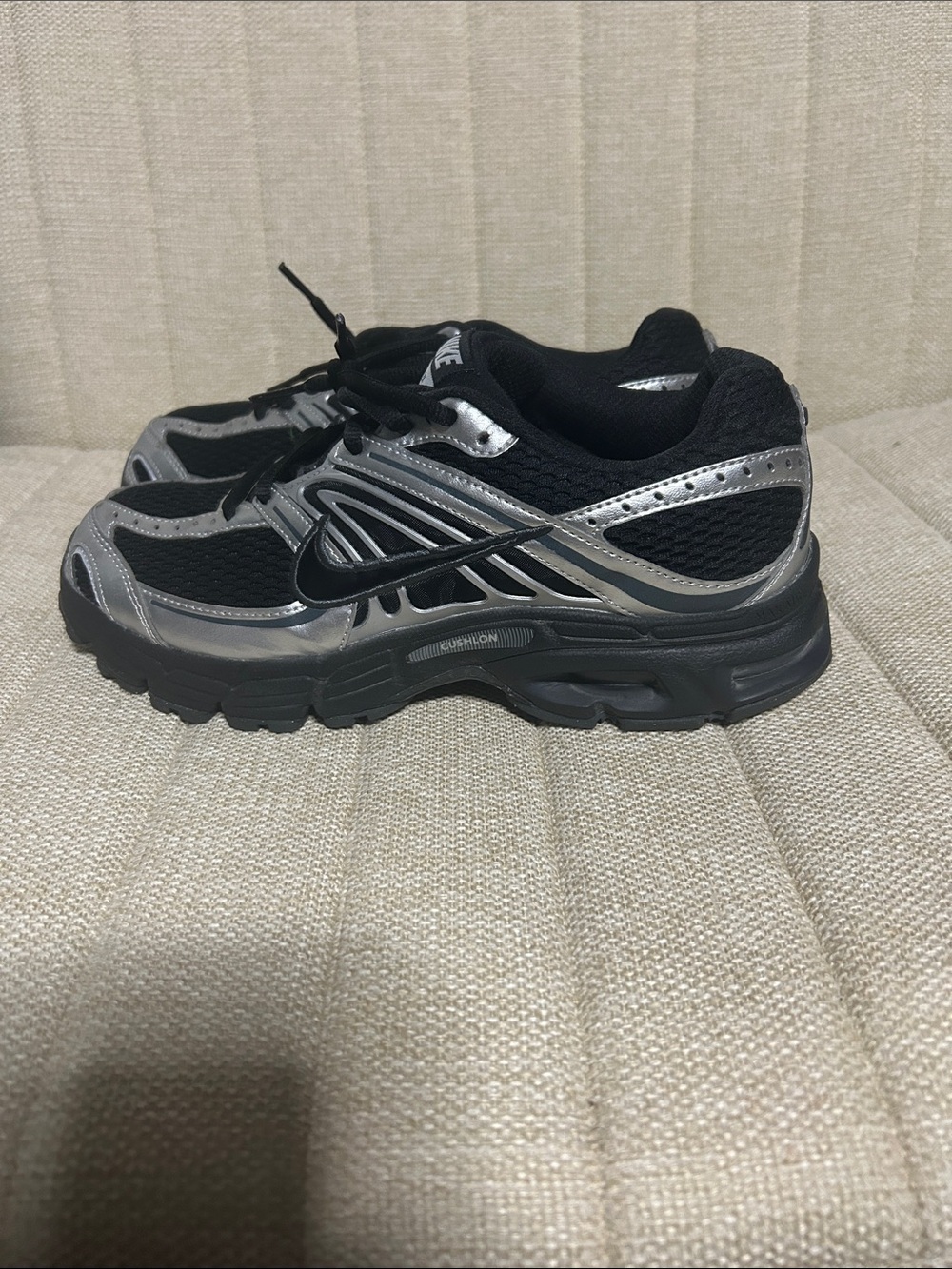 Nike Women’s Air Max Moto 2k